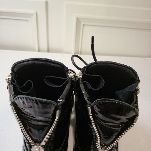 Giuseppe Zanotti 🥳🥳HOST PICK🥳🥳High Top Sneakers - Picture 9 of 16